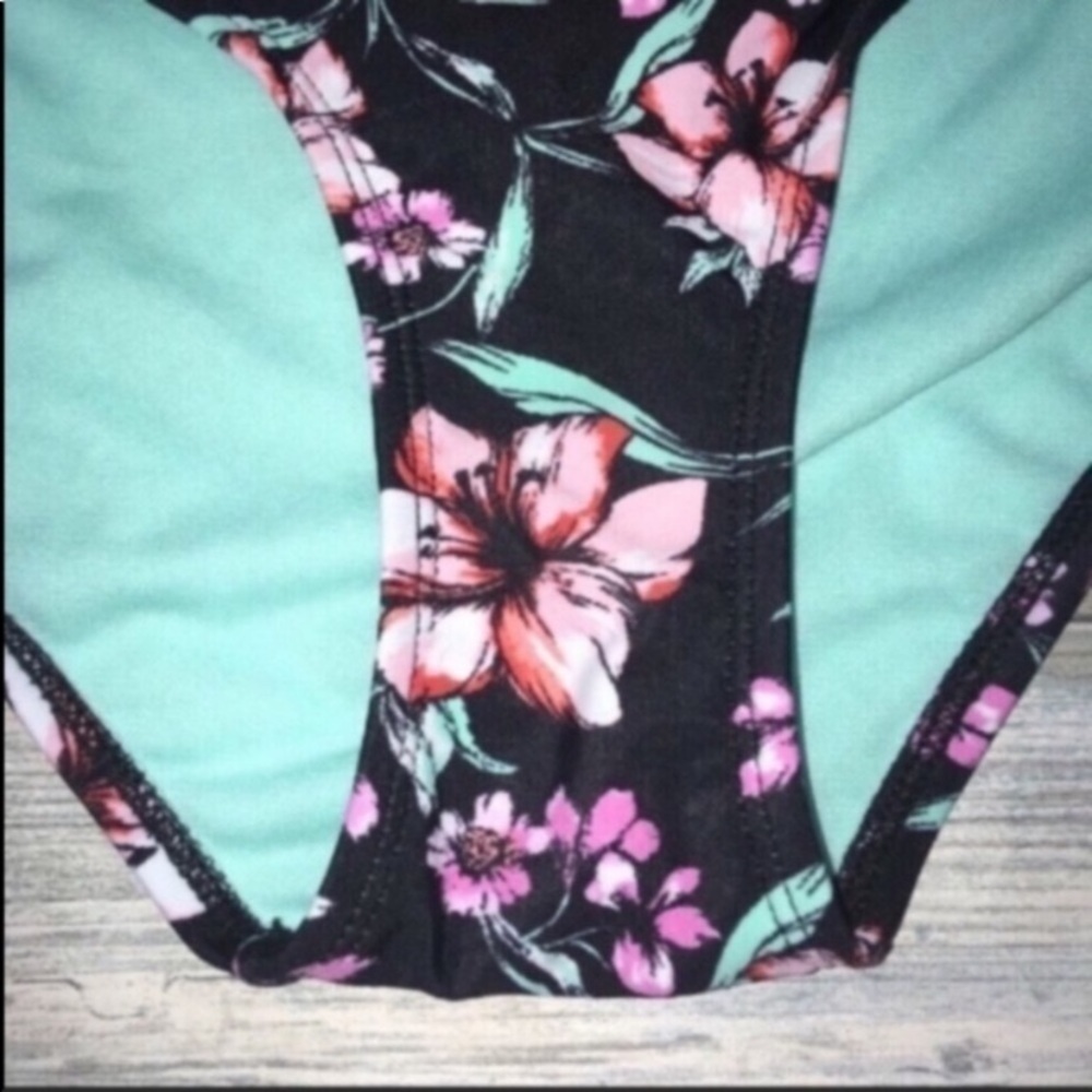 Xhilaration Floral Bikini Bottoms - Picture 3 of 4